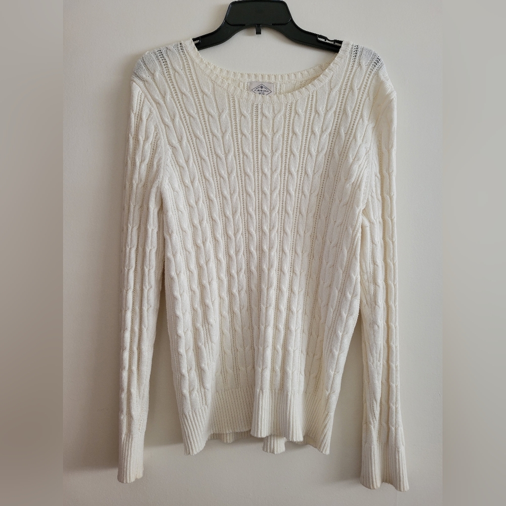 White sweater L